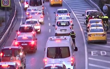 Beyoğlu'nda Bıçaklı "Yol Verme" Kavgası