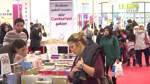 Çocuk Kitabı Yazarları 37. Uluslararası İstanbul Kitap Fuarı Nda (1)