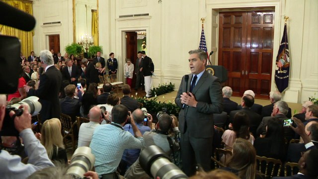 شبكة سي ان ان تقاضي البيت الابيض بعد سحب تصريح دخول مراسلها