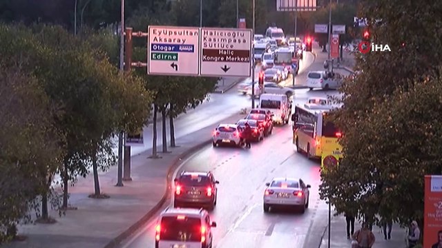 'Yol verme' kavgasında bıçaklar konuştu...Yarım saat arayla ikinci ‘yol verme’ tartışması kamerada