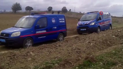 Köpekleri zehirleyip 40 koyunu çaldılar