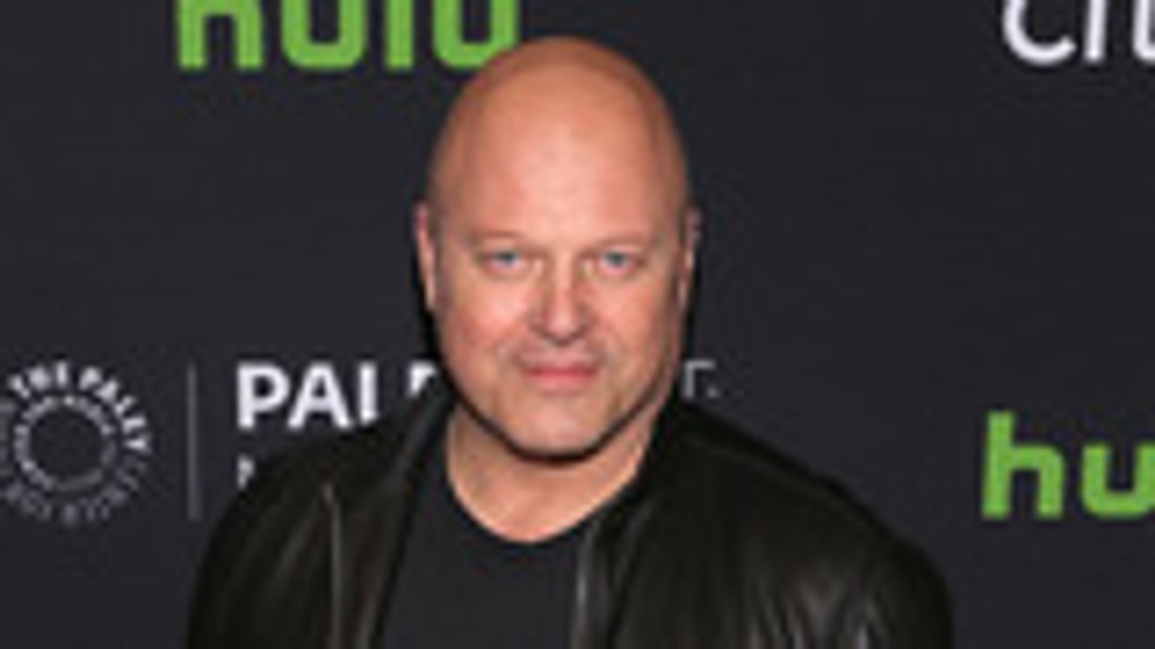 Michael Chiklis: '1985' "Brilliantly" Showcases the Difficult Process of Coming Out | In Studio
