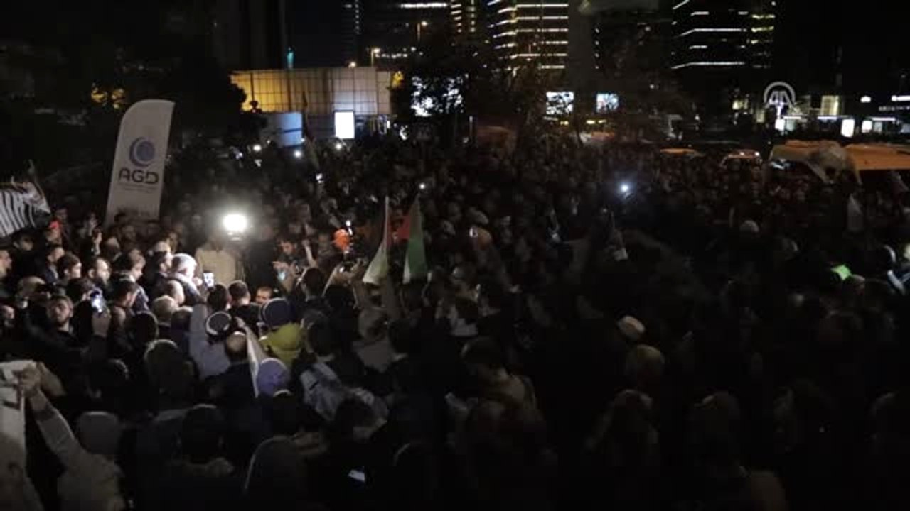 İsrail'in Gazze'ye Yönelik Saldırıları İstanbul'da Protesto Edildi