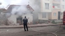 Sabahın Erken Saatlerinde Metruk Evde Çıkan Yangın Vatandaşları Sokağa Döktü