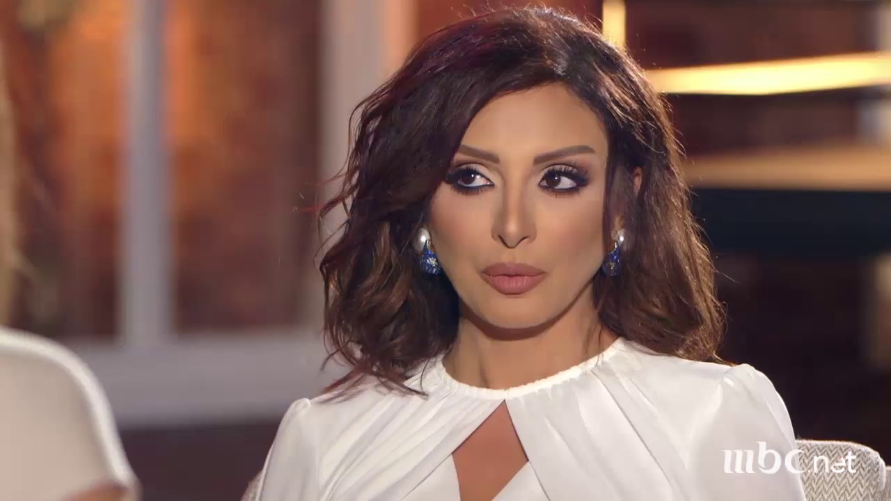 أنغام تجيب عن أصعب الأسئلة وتغني في تخاريف