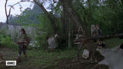 The Walking Dead - extrait de l'épisode 9x07 - 'Stradivarius, avec Carol et Daryl.