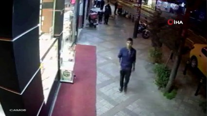 Bebekli kadının çantasını çalan Pakistanlı kapkaççılar kamerada