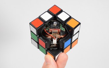 Este cubo de rubik se resuelve solo