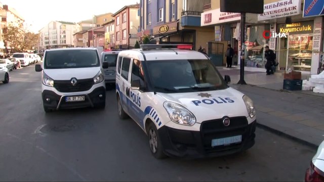 Başkent’te kar maskeli silahlı kuyumcu soygunu girişimi anbean kamerada
