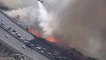 En Californie, les feux atteignent l'autoroute 118 qui permet aux habitants de fuir