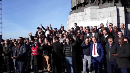 Manifestation des chauffeurs de limousine à la place Poelaert, l’un de ceux attaqués en justice témoigne
