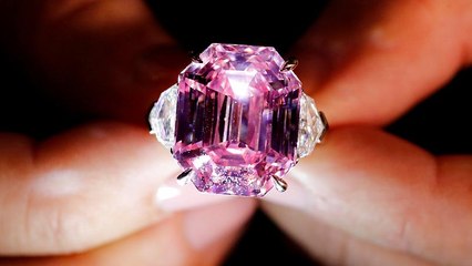 Diamante raro vendido por 44 milhões de euros
