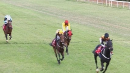 Las tradicionales carreras de caballo en África, en transformación