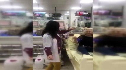 Hemşireler ve hastalar birlikte göbek attı...Böbrek hastaları 'erik dalı' ile moral buldu