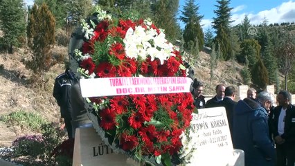 İsmet Iraz kabri başında anıldı - ANKARA