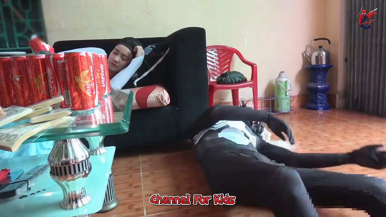 Công chúa Elsa, Siêu Nhân, Người Nhện Đại chiến với Yêu Quái, Người Sói