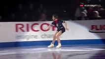 Patinadora artística aquece a pista com dança atrevida e acaba por conquistar a medalha de ouro