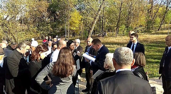 Incidenti gjatë varrimit të Mid’hat Frashërit