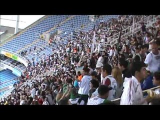 Festa do centenário: Torcida ovaciona Assis e pede por Conca