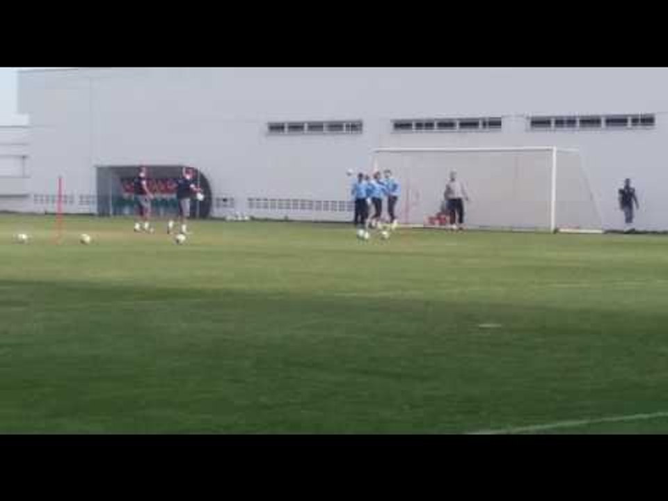 Goleiros treinam no CT Pedro Antonio
