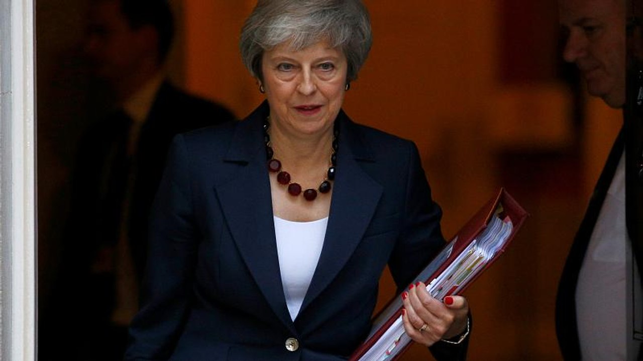 Britische Regierung berät den Deal-Entwurf