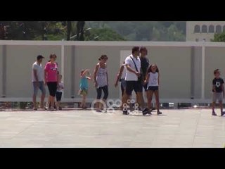 Ora News - Popullsia shqiptare drejt plakjes