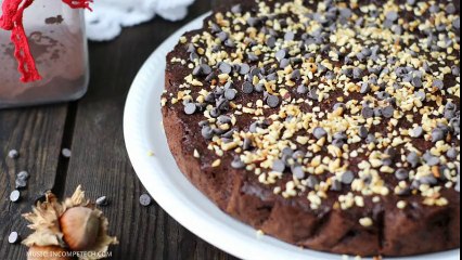 TORTA CON CACAO E NOCCIOLE AL MICROONDE