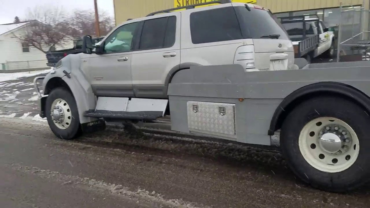 Un bon gros tuning de kéké... Voiture tellement moche