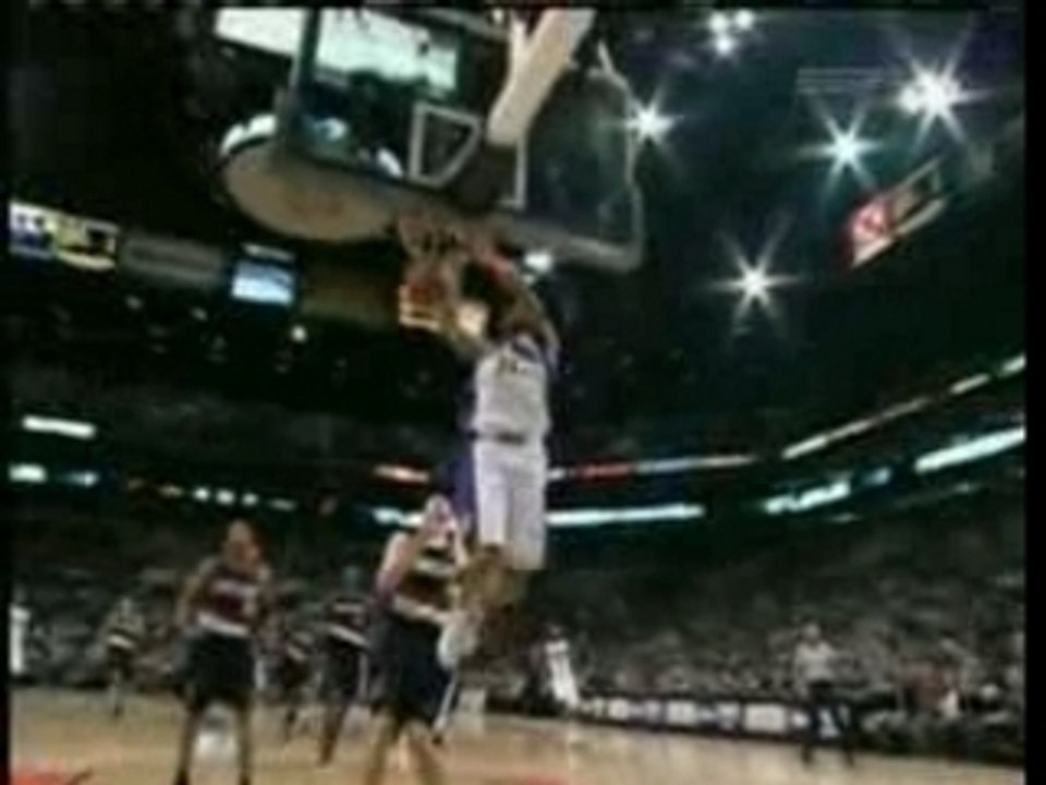 NBA BASKETBALL - Boris Diaw Alley-Oop To Shawn Marion
