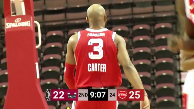 Jevon Carter goes for 21-6-6-5 vs. Bulls