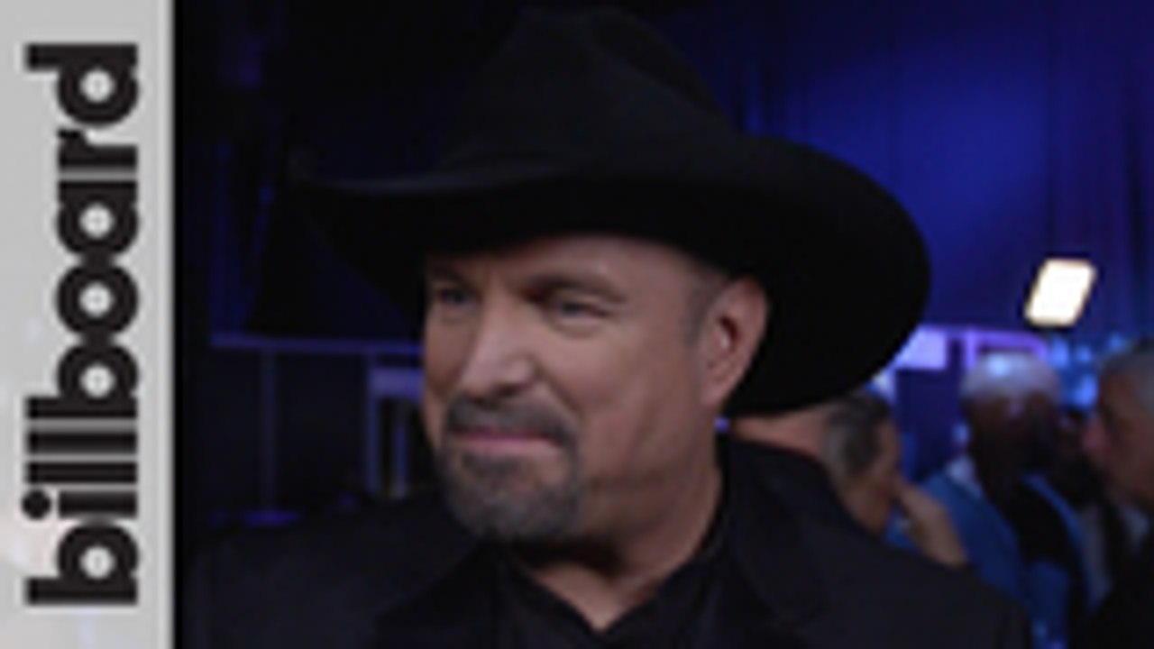 Garth Brooks Talks Upcoming Stadium Tour at 2018 CMA Awards | Billboard