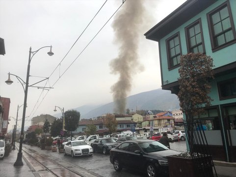 Bursa'nın Merkez Osmangazi İlçesindeki Tarihi Kayhan Çarşısı'nda Yangın Çıktı, Bölgeye Çok Sayıda...