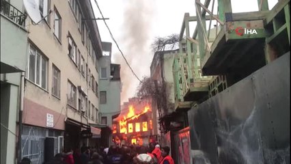 Bursa'da Ahşap Ev Alevlere Teslim Oldu