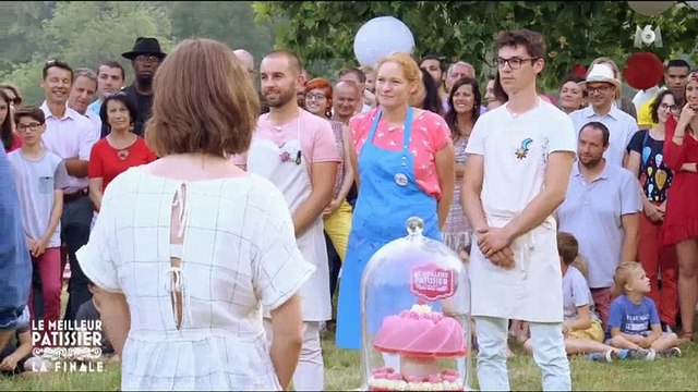 Émue, Julia Vignali a annoncé le nom du gagnant de la dernière saison du Meilleur pâtissier sur M6 - Regardez