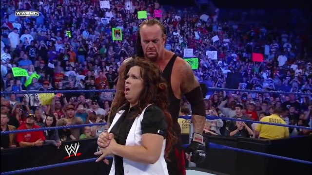 Anderecker attacks Vicky Greero + and executes against her the movement of the judge and breaks her neck (2008) HD by wwe entertainment