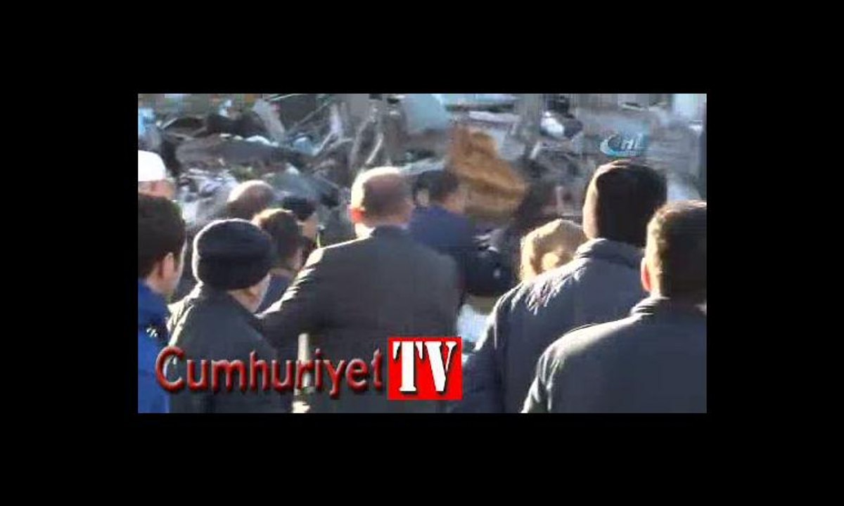 Bakırköy'de belediye işçisi yıkım sırasında yaşamını yitirdi