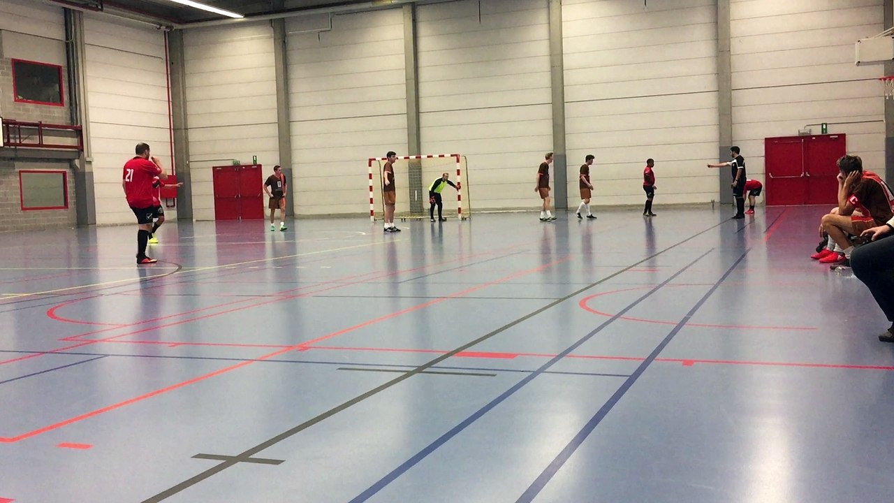 Media Markt Nieuwstraat VS Boes Booze