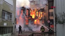 Bursa' da Tarihi Ahşap Evde Yangın Çıktı-Aktuel
