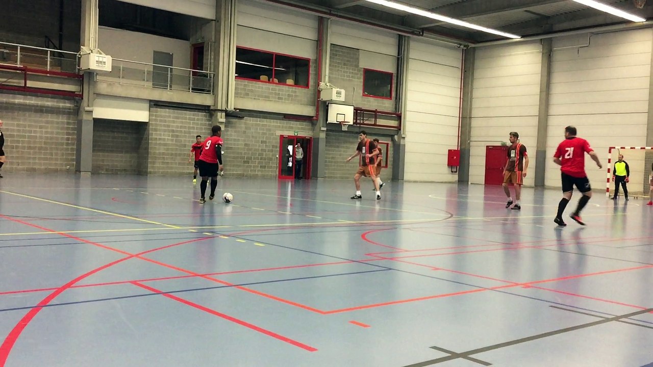 Media Markt Nieuwstraat VS Boes Booze