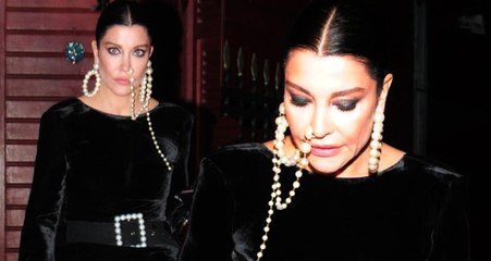 Deniz Akkaya'nın, İncili Aksesuarları Tüm Dikkatleri Üzerine Topladı