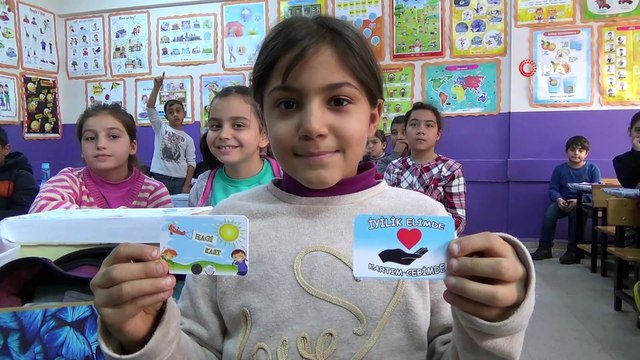 Öğrencilere, yaptıkları iyilik kadar bedava alışveriş ödülü