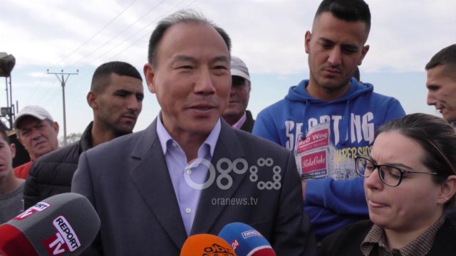 Ora News - Kompania Bankers financon 37 mln lekë për rrugën e Kallmit në Fier