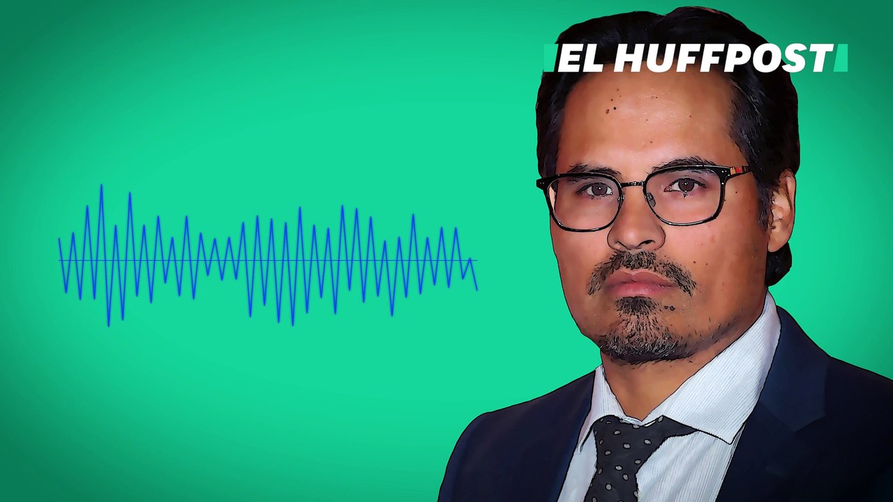 Michael Peña cantando