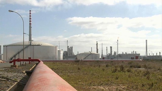 В Швейцарии не хватает горючего