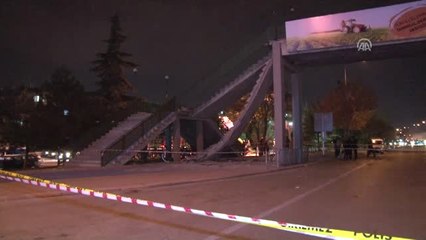 Yaya Üst Geçidinin Merdiveni Çöktü