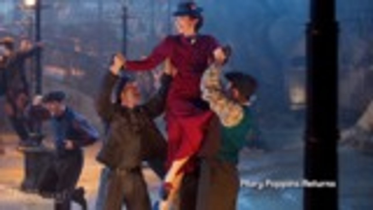 'Mary Poppins Returns' Costume Designer Sandy Powell Wanted Animation Costumes to “Look 2D As Opposed to 3D” | Candidly Costumes