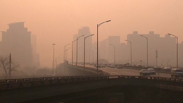 [날씨] 中 뒤덮은 최악 스모그...바람 바뀌자 유입 / YTN