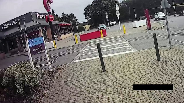 LW17 CRG pulls out from costa Coffee without looking