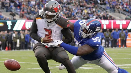 Mike Evans recovers Jameis' fumble in end zone for TD