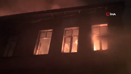 Kütahya'daki Yangında 4 Ev Kullanılamaz Hale Geldi